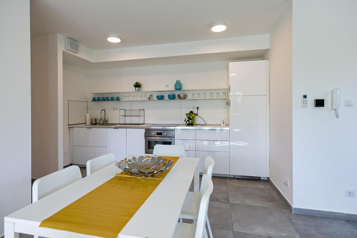 Marina Apartman Hotel Балатонсемеш Экстерьер фото
