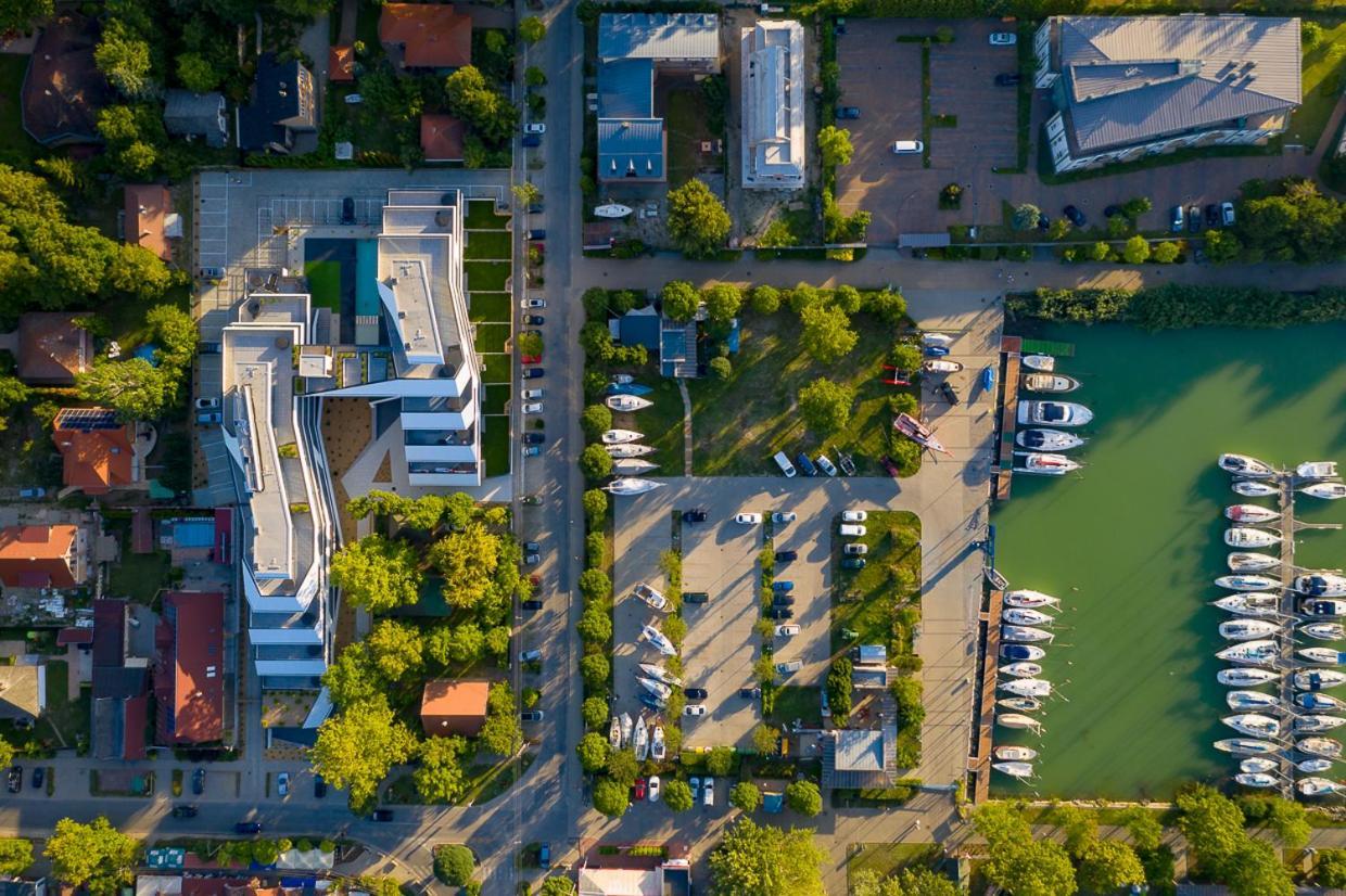 Marina Apartman Hotel Балатонсемеш Экстерьер фото
